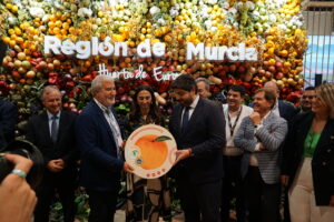 IGP Melocotón de Cieza en Fruit Attraction 2023 con Fernando López Miras, Presidente de la Región de Murcia
